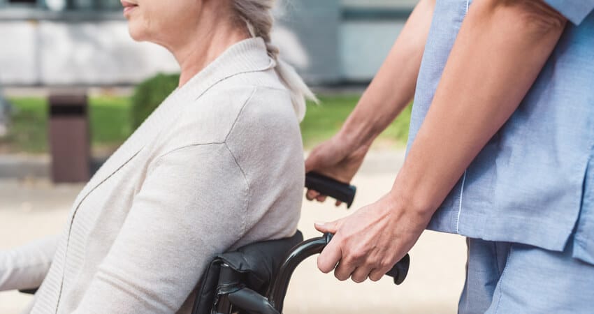 Ao contratar empréstimo consignado para amigos e terceiros você pode ficar sem fundos para emergências médicas Ao contratar empréstimo consignado para amigos e terceiros você pode ficar sem fundos para emergências médicas