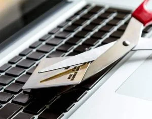 5 gastos desnecessários para cortar agora